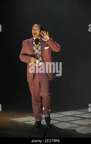 Laurent Maurel joue dans la comédie musicale 'dorian Gray' de Thomas le Douarec qui s'est tenue au Théâtre Vingtieme à Paris, France, le 23 août 2011. Photo de Giancarlo Gorassini/ABACAPRESS.COM Banque D'Images