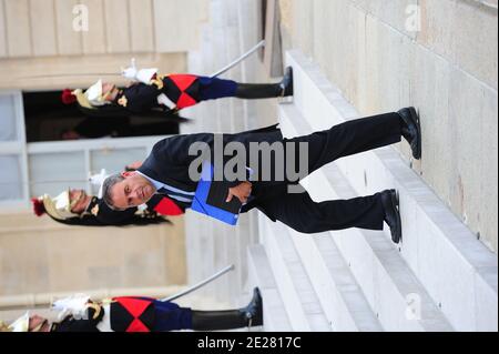 Le ministre français du travail, de l'emploi et de la santé Xavier Bertrand arrive à la 19e conférence annuelle des ambassadeurs à l'Elysée Palace à Paris, en France, le 31 2011 août. Photo de Mousse/ABACAPRESS.COM Banque D'Images