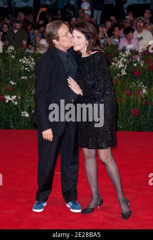 Le réalisateur William Friedkin et Sherry Lansing arrivent pour le tapis rouge de la première de 'Killer Joe' lors du 68e Festival International du film de Venise au Palazzo del Casino le 8 septembre 2011 à Venise, Italie. Photo de Nicolas Genin/ABACAPRESS.COM Banque D'Images