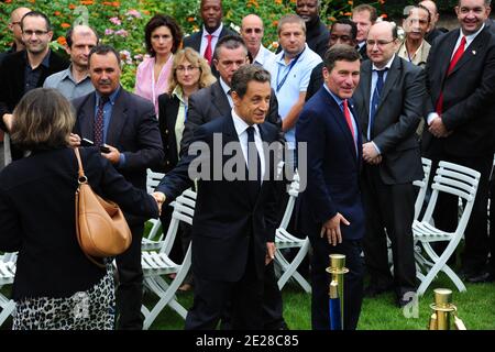 Le président français Nicolas Sarkozy et l'ambassadeur des États-Unis en France Charles H. Rivkin sont photographiés lors de la célébration du 10e anniversaire du 11 septembre à l'ambassade des États-Unis à Paris, en France, le 9 septembre 2011. Photo de Mousse/ABACAPRESS.COM Banque D'Images