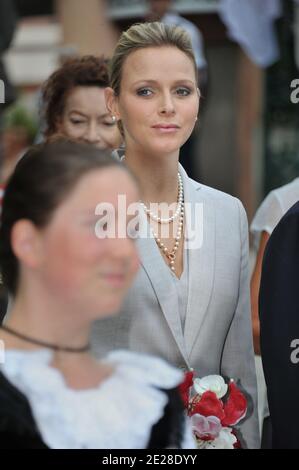 La princesse Charlene de Monaco pose alors qu'elle arrive pour participer au pique-nique de Monaco au Parc de la princesse Antoinette. Monaco le 10 septembre 2011. Photo Thierry Orban/ABACAPRESS.COM Banque D'Images