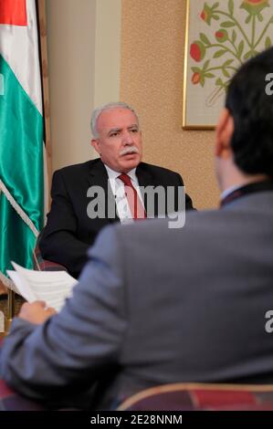 EXCLUSIF - le ministre des Affaires étrangères de l'Autorité palestinienne Riyad Al-Malki tient aujourd'hui une conférence de presse à l'hôtel Millennium un Plaza de New York, NY, USA, le 18 septembre 2011. Photo de Luiz Rampelotto/ABACAPRESS.COM Banque D'Images