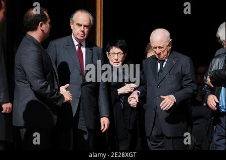 Frédéric Mitterrand, Zizi Jeanmaire et Pierre Berge assistent à une messe d'hommage pour le chorégraphe français Roland petit qui s'est tenue à l'église Saint-Roch de Paris, en France, le 23 septembre 2011. Photo de Nicolas Briquet/ABACAPRESS.COM Banque D'Images