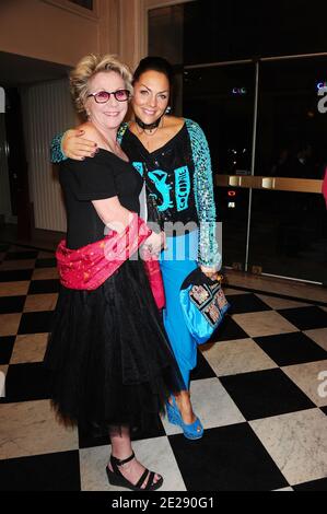 Françoise Labourde et Hermine de Clermont-Tonnerre participant au 26e 'Gala de l'aide a l'enfant Refugie' qui s'est tenu à la salle Gaveau à Paris, en France, le 26 septembre 2011. Photo de Giancarlo Gorassini/ABACAPRESS.COM Banque D'Images
