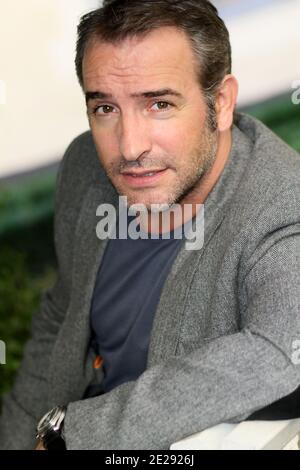 L'acteur français Jean Dujardin pose le 27 septembre 2011 à l'Hôtel Gantois à Lille, dans le nord de la France, après une conférence de presse pour présenter le dernier film de Hazanavicius, « l'artiste », avec Dujardin. Dujardin a remporté le Prix de l'interprétation masculin (meilleur acteur) avec le film lors du Festival de Cannes 2011. Photo de Sylvain Lefevre/ABACAPRESS.COM Banque D'Images