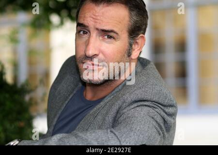 L'acteur français Jean Dujardin pose le 27 septembre 2011 à l'Hôtel Gantois à Lille, dans le nord de la France, après une conférence de presse pour présenter le dernier film de Hazanavicius, « l'artiste », avec Dujardin. Dujardin a remporté le Prix de l'interprétation masculin (meilleur acteur) avec le film lors du Festival de Cannes 2011. Photo de Sylvain Lefevre/ABACAPRESS.COM Banque D'Images