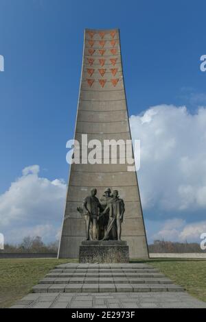 Obélisque, nationale Mahn und Gedenkstätte der DDR von 1961, Gedenkstätte und Museum Konzentrationslager Sachsenhausen, Oranienburg, Landkreis Oberhavel Banque D'Images