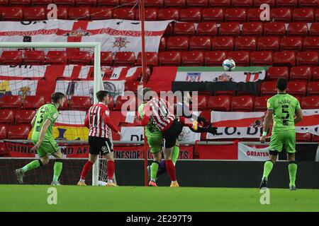 SUNDERLAND, ANGLETERRE. LE 12 JANVIER, Dino visser de Port Vale sauve de Sunderland Aiden O'Brien lors du match de Trophée EFL entre Sunderland et Port Vale au Stade de Light, Sunderland, le mardi 12 janvier 2021. (Credit: Mark Fletcher | MI News) Credit: MI News & Sport /Alay Live News Banque D'Images