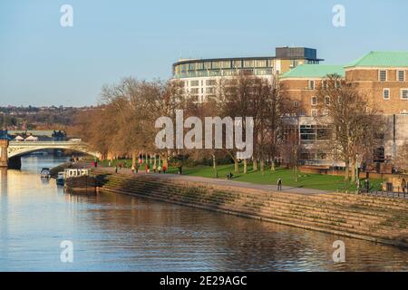 Trent Bridge est l'une des routes principales reliant l'intérieur et l'extérieur de Nottingham et a récemment subi quelques travaux de rénovation. Banque D'Images