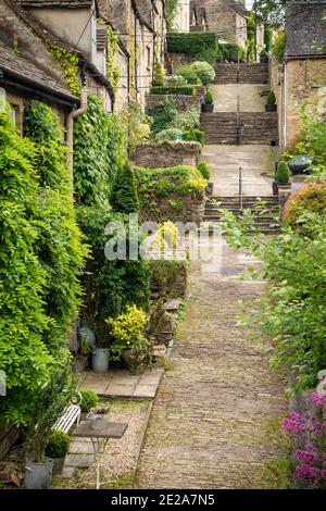 Belles cotswold cottages en pierre le long de Chipping Steps, Tetbury, Gloucestershire, Royaume-Uni Banque D'Images