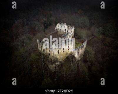 Panorama aérien des ruines abandonnées oubliées du château Schulzburg Schuelzburg Dans la vallée de la grosse Lauter d'Anhausen Hayingen Jura souabe Baden-Wuerttember Banque D'Images