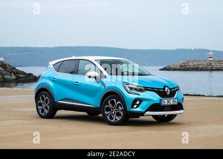 Renault Captur est le nom de SUV multisegment sous-compact fabriqué par le constructeur automobile français Renault. Banque D'Images