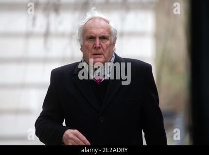 Sir Edward Lister, conseiller stratégique en chef du premier ministre et chef de cabinet de Downing Street, arrive à l'entrée arrière de Downing Street. Banque D'Images