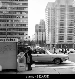 Scène de rue. Philadelphie, États-Unis, 1976 Banque D'Images