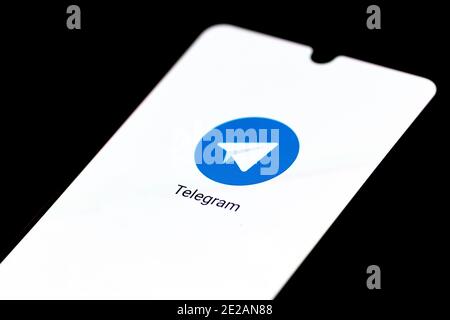 Application de télégramme, affichée sur l'écran d'un smartphone Banque D'Images