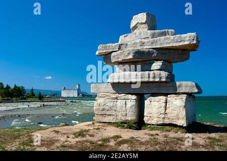 Collingwood Ontario Canada. Inukshuk à Sunset point Beach Collingwood. Banque D'Images
