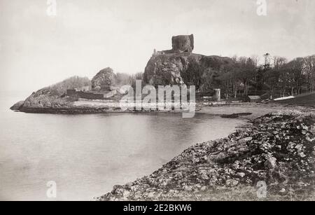 Photographie ancienne du XIXe siècle : Château de Dunollie, Oban, Écosse, vers 1880 Banque D'Images