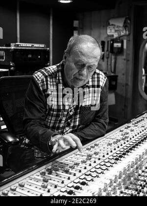 Geoff Emerick, ingénieur du son anglais et producteur de disques Banque D'Images