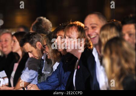 Paul McCartney, James McCartney participant au spectacle prêt-à-porter de Stella McCartney Printemps/été 2012 lors de la semaine de la mode à Paris, France, le 3 octobre 2011. Photo de Thierry Orban/ABACAPRESS.COM Banque D'Images