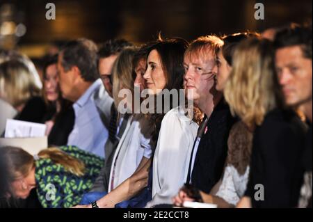 Paul McCartney, Nancy Shevell, James McCartney participant au spectacle Stella McCartney prêt-à-porter Printemps/été 2012 lors de la semaine de la mode à Paris, France, le 3 octobre 2011. Photo de Thierry Orban/ABACAPRESS.COM Banque D'Images