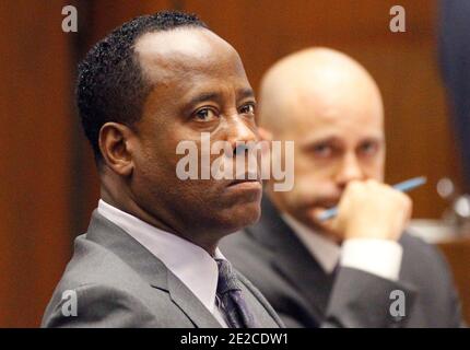 Le procureur de district adjoint, David Walgren, interroge le Dr Richelle Cooper lors du procès du Dr Conrad Murray dans le décès de la pop star Michael Jackson à Los Angeles le 03 octobre 2011. Photo de Mario Anzuoni/Pool/ABACAPRESS.COM Banque D'Images