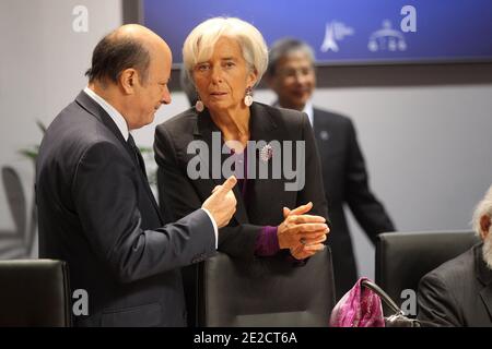 Le président de l'Ecofin Jan Vincent-Rostowski et la directrice du FMI Christine Lagarde ont photographié au ministère des Finances à Paris, France, le 15 octobre 2011, le deuxième jour de la réunion des ministres des Finances et des gouverneurs des banques centrales du G20. Les ministres des Finances et les gouverneurs des banques centrales des principales économies mondiales se réunissent à Paris pour discuter de la manière de sauver la Grèce de la faillite. Photo de Thierry Chesnot/Pool/ABACAPRESS.COM Banque D'Images