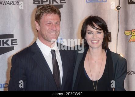 Sean Bean et Lena Headey arrivent pour le Spike TV 'Scream Awards 2011' qui s'est tenu à Universal Studios à Los Angeles, CA, USA le 15 octobre 2011. Photo de Tonya Wise/ABACAPRESS.COM Banque D'Images