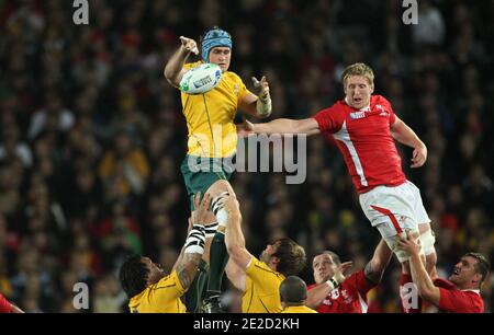 L'Australie bat le pays de Galles de 21 à 18 lors du match de médaille de bronze de la coupe du monde de rugby 2011 à l'Eden Park à Auckland, Nouvelle-Zélande, le 21 octobre 2011. Photo de Lionel Hahn/ABACAPRESS.COM Banque D'Images