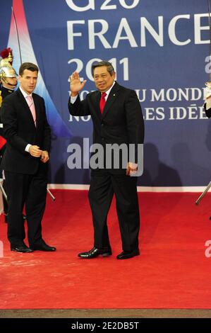 Le président indonésien Susilo Bambang Yudhoyono arrive à un dîner de travail sur le Sommet des chefs d'État et de gouvernement du G20 à Cannes, dans le sud-est de la France, le 3 novembre 2011 avant leur réunion. Les plus grands dirigeants économiques du monde participent au sommet du G20 à Cannes les 3 et 4 novembre. Les dirigeants devraient débattre des questions actuelles concernant le système financier mondial dans l'espoir de mettre fin à une récession mondiale et de trouver une réponse à la crise de la zone euro. Photo de Mousse/ABACAPRESS.COM Banque D'Images