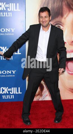 Adam Sandler, Jack et Jill, film Premiere, Village Theatre, Westwood, Los Angeles, CA, Etats-Unis. 6 novembre 2011. (Photo : Adam Sandler). Photo de Baxter/ABACAPRESS.COM Banque D'Images