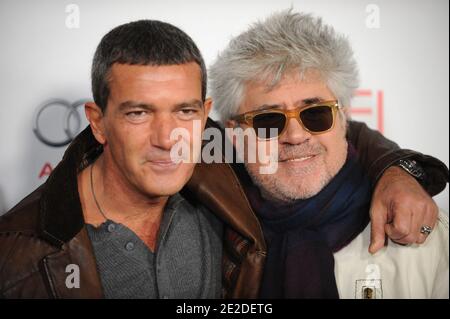 Antonio Banderas et Pedro Almodovar arrivent pour la "Loi du désir" une soirée avec Pedro Almodovar hommage partie du Festival du film de l'AFI 2011 au théâtre chinois à Los Angeles, CA, USA le 7 novembre 2011. Photo de Lionel Hahn/ABACAPRESS.COM Banque D'Images