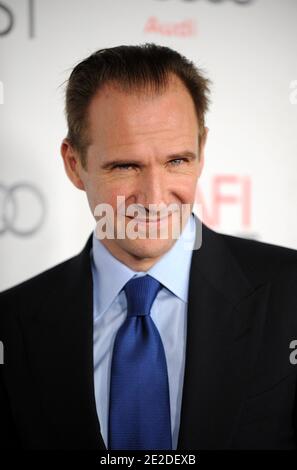 Ralph Fiennes arrivant pour la "Loi du désir" une soirée avec Pedro Almodovar hommage partie de l'AFI film Fest 2011 au théâtre chinois à Los Angeles, CA, Etats-Unis le 7 novembre 2011. Photo de Lionel Hahn/ABACAPRESS.COM Banque D'Images