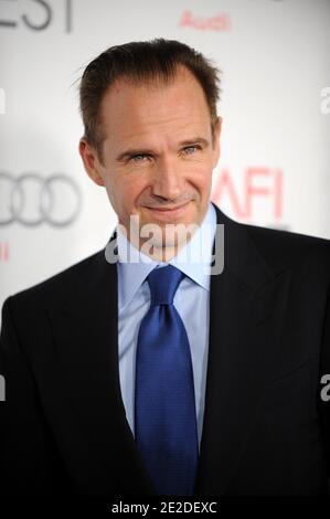 Ralph Fiennes arrivant pour la "Loi du désir" une soirée avec Pedro Almodovar hommage partie de l'AFI film Fest 2011 au théâtre chinois à Los Angeles, CA, Etats-Unis le 7 novembre 2011. Photo de Lionel Hahn/ABACAPRESS.COM Banque D'Images