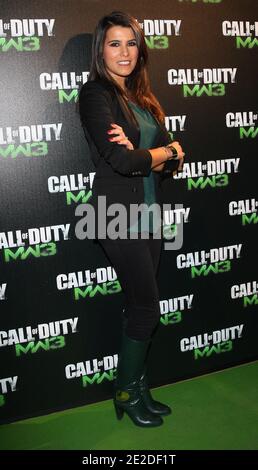 Karine Ferri pose lors de l'événement de lancement Call of Duty: Modern Warfare 3 au Palais de Chaillot à Paris, France, le 7 novembre 2011. Photo de Marco Vitchi/ABACAPRESS.COM Banque D'Images