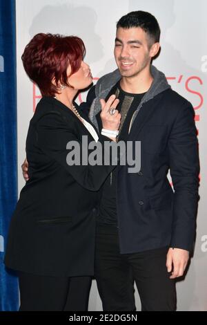 Sharon Osbourne, Joe Jonas arrivant pour les People's Choice Awards 2012 annonces de nominations tenues au Paley Center for Media à Beverly Hills, Los Angeles, CA, États-Unis, le 8 novembre 2011. Photo de Tony DiMaio/ABACAPRESS.COM Banque D'Images