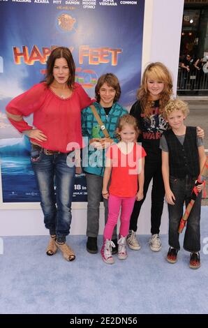 Marcia gay Harden lors de la première mondiale « Happy Feet Two », qui s'est tenue au Grauman's Chinese Theatre à Hollywood, Los Angeles, CA, États-Unis, le 13 novembre 2011. Photo par Graylock/ABACAPRESS.COM Banque D'Images