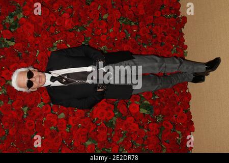 Le 15 novembre 2011, Karl Lagerfeld participe au 4e film annuel du Museum of Modern Art intitulé « UN hommage à Pedro Almodovar » au Museum of Modern Art de New York, New York, États-Unis. Photo par Elizabeth Pantaleo/ABACAPRESS.COM Banque D'Images