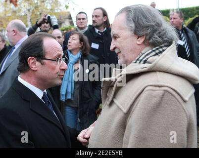 François Hollande et Jean-Christophe Mitterrand assistaient aux funérailles de Danielle Mitterrand le 26 novembre 2011 à Cluny, France. Danielle Mitterrand, première dame de France entre 1981 et 1995 et militante des droits de l'homme, est décédée à Paris le 22 novembre 2011. Photo de Vincent Dargent/ABACAPRESS.COM Banque D'Images