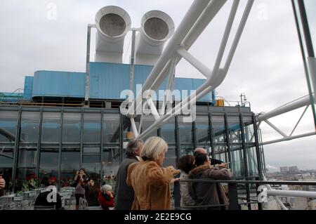 Vue sur le restaurant le Georges, au 6ème étage du Musée d'Art contemporain du Centre Georges Pompidou, à Paris, France, le 27 novembre 2011. Photo d'Alain Apaydin/ABACAPRESS.COM Banque D'Images
