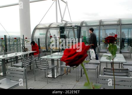 Vue sur le restaurant le Georges, au 6ème étage du Musée d'Art contemporain du Centre Georges Pompidou, à Paris, France, le 27 novembre 2011. Photo d'Alain Apaydin/ABACAPRESS.COM Banque D'Images