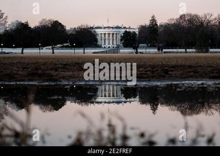 Washington, États-Unis. 14 janvier 2021. Photo prise le 12 janvier 2021 montre la Maison Blanche à Washington, DC, aux États-Unis. POUR ALLER AVEC LES TITRES DE XINHUA DE JAN. 14, 2021 crédit: Liu Jie/Xinhua/Alay Live News Banque D'Images