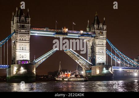 Croisière sur la Tamise à bord du Waverley, Londres Banque D'Images