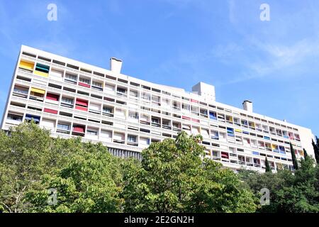 Marseille (sud-est de la France) : Cité radieuse, unité de logement créée par l'architecte le Corbusier. Le bâtiment d'appartement est classé comme un National Hi Banque D'Images