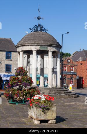 Vue d'été sur le marché de Tickhill, dans le Yorkshire du Sud Banque D'Images