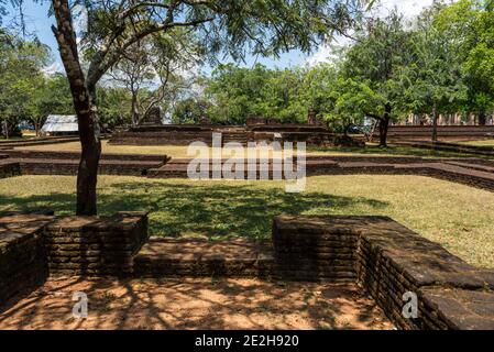 Piliers en pierre d'Anicent du complexe du palais de nissankamala, dans l'ancienne ville de Polonnaruwa au Sri Lanka. Banque D'Images