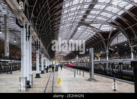 Londres, Royaume-Uni. 14 janvier 2021. Une vue générale à la gare de Paddington à Londres presque vide. Crédit : SOPA Images Limited/Alamy Live News Banque D'Images