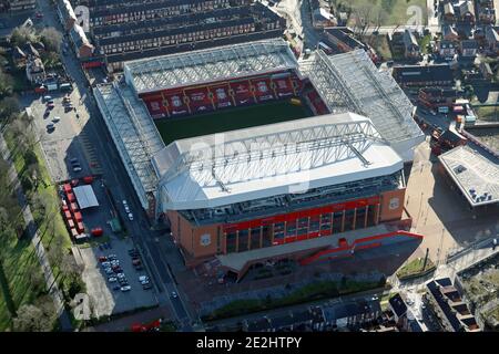 Vue aérienne du terrain de football du Liverpool FC Anfield Stadium Banque D'Images