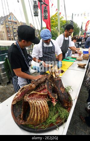 Grande-Bretagne /Londres/ Meatopia /Angie Mar / THE BEATRICE INN Dry Galician Tomahawks blond vieux. Banque D'Images