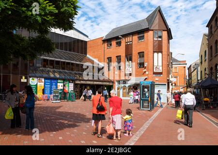 Cork, Comté de Cork, République d'Irlande. Eire. Les clients de Rory Gallagher place. Banque D'Images