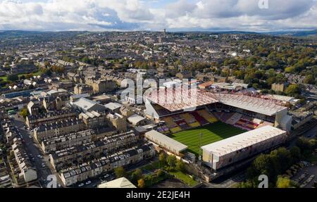 Une vue aérienne du stade énergétique d'Utilita, Valley Parade, la maison de Bradford City Copyright 2020 © Sam Bagnall Banque D'Images